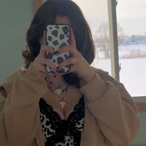 Meet your Posher, Isabella